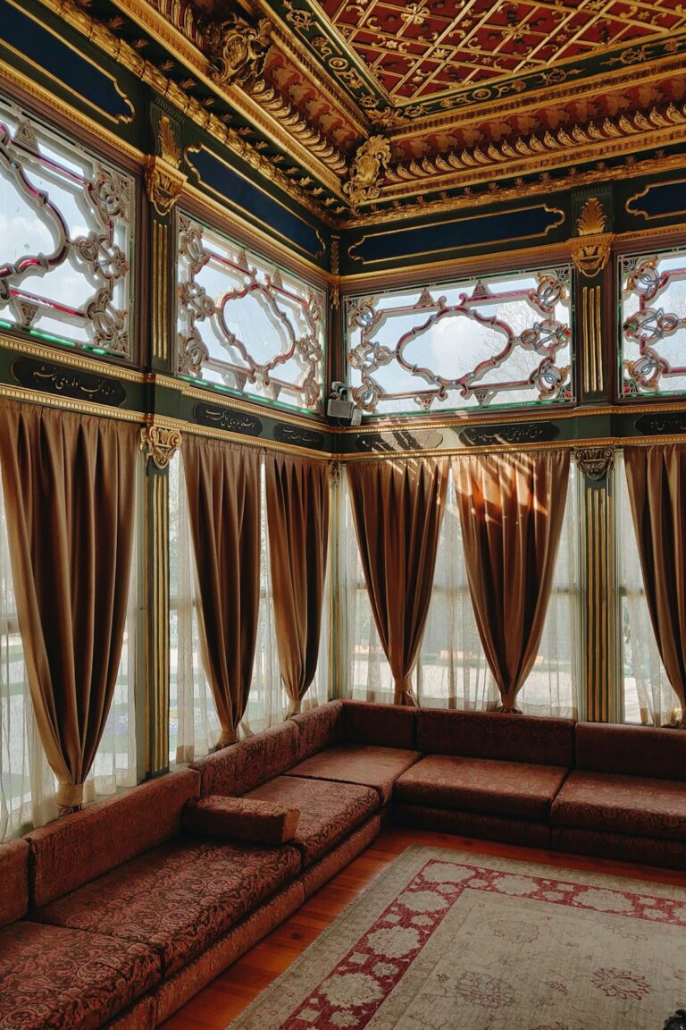 Incredible and meticulously designed ornamentation in one of the many courts and rooms of the Ottoman Topkapı palace in...