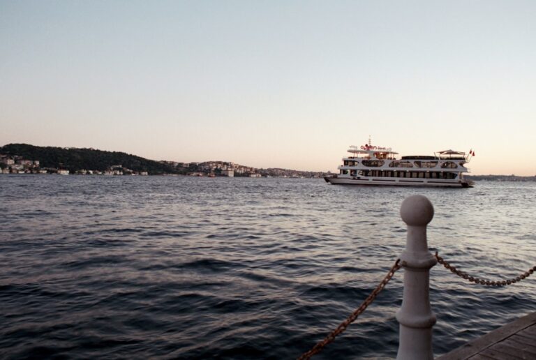 Mixed shoots in Istanbul from me. Nikon FE2 Fujifilm Fujicolor C200